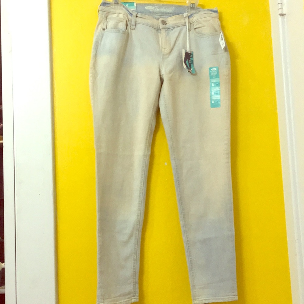 Old Navy Boyfriend Skinny Jeans. NOT PLUS SIZE.
